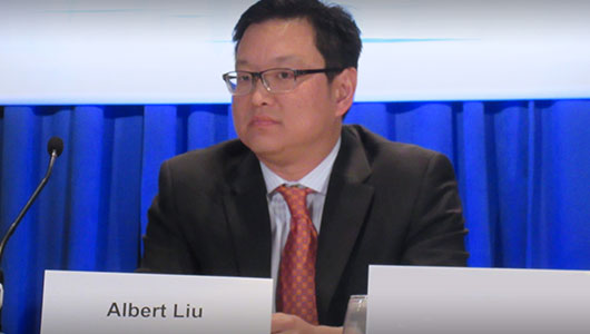 Albert Liu, en su intervención en la CROI 2016. Foto: Liz Highleyman, hivandhepatitis.com